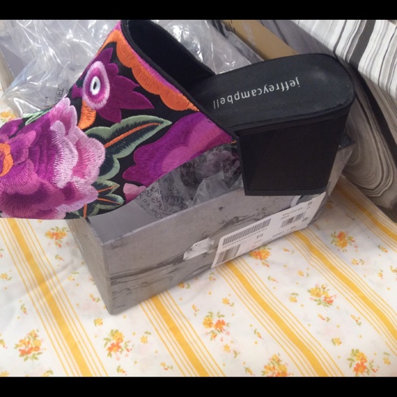 Free Shipping!!!Reduced Gorgeous Jeffery Campbell Embroidered - Picture 3 of 5